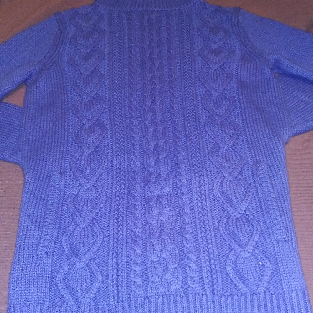 Vineyard Vines sweater - Picture 1 of 4